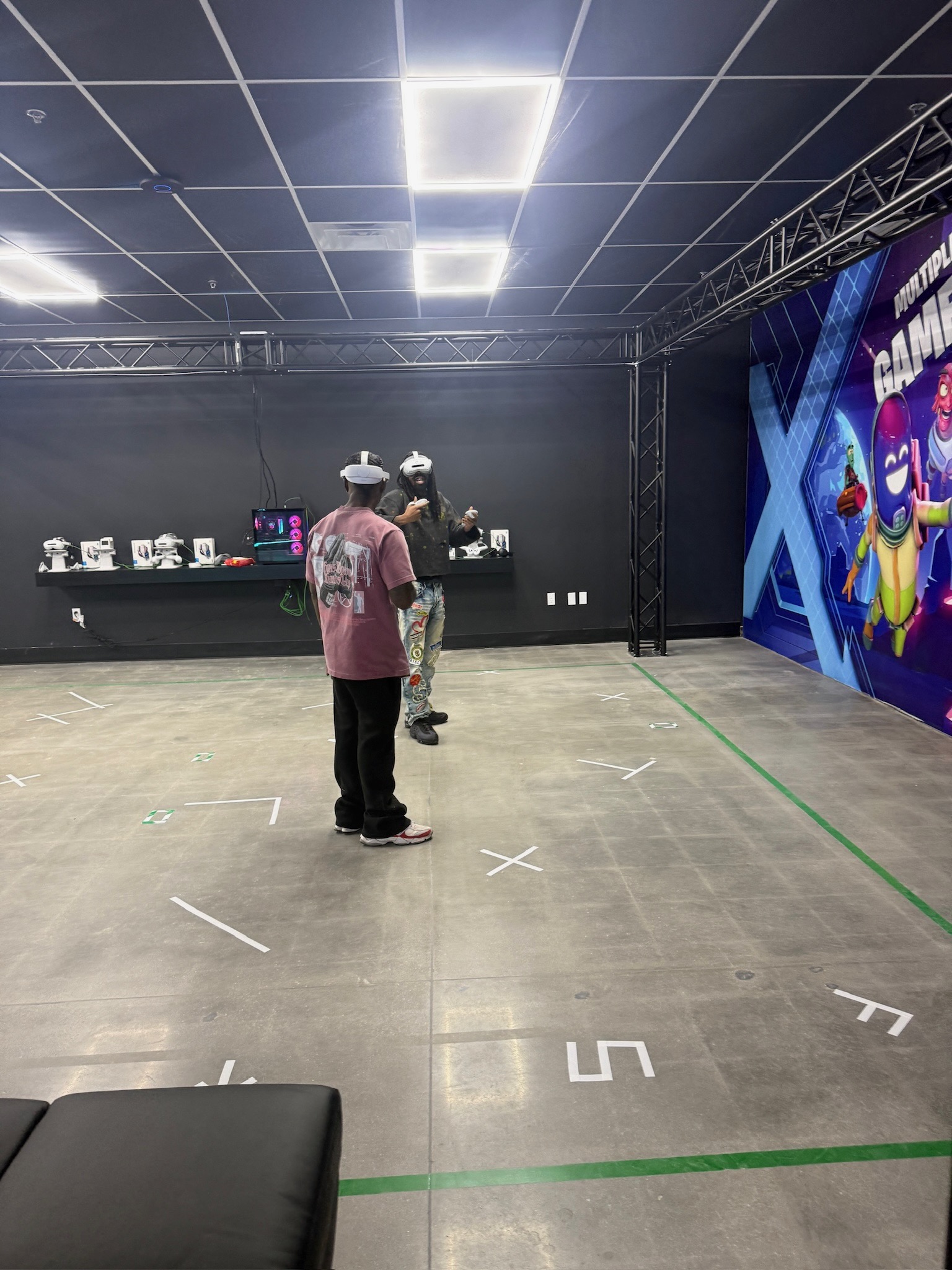 Structured VR experience at GravityX